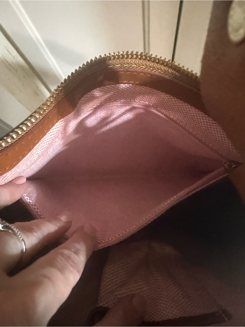 Dooney & Bourke Small Circle Hobo Bag Purse - Picture 6 of 10